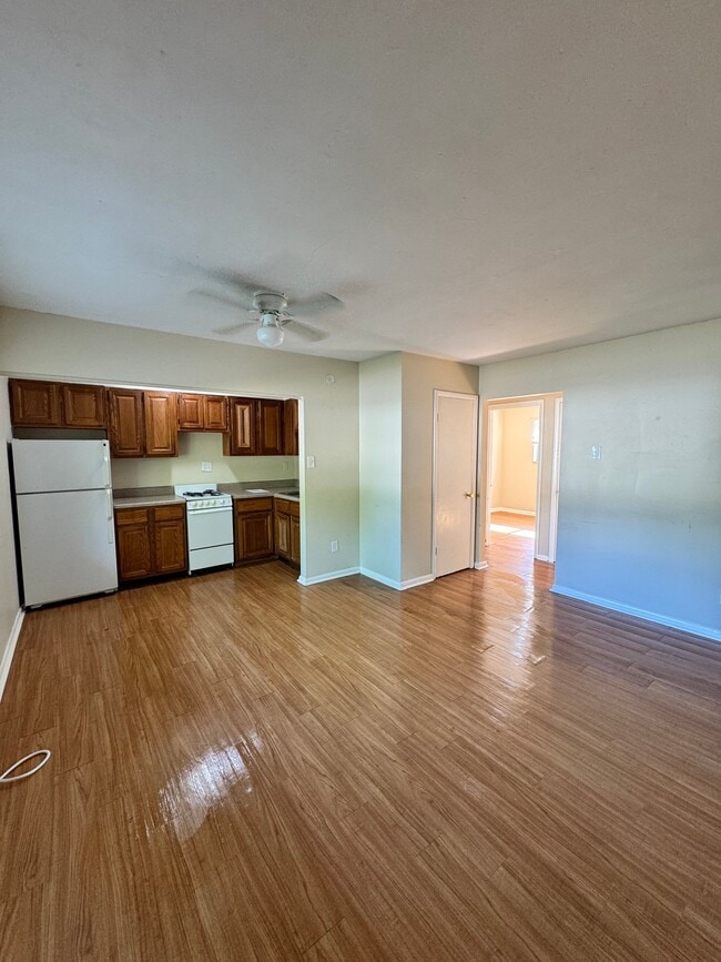 Photo - 1901 E 5th Ave Unit 2