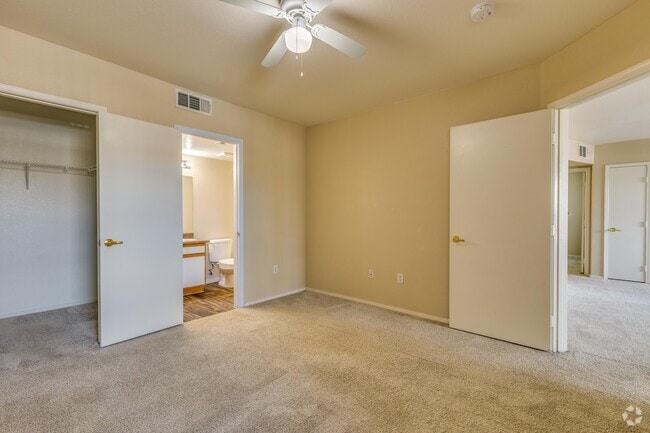 2 BR, 2 BA (Classic) - 900 SF