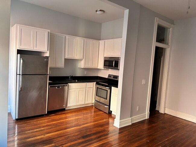 Building Photo - 30 West Court Street Unit 204 Rental
