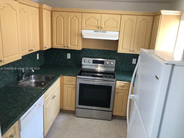 Photo - 1063 SW 2nd St Unit 2