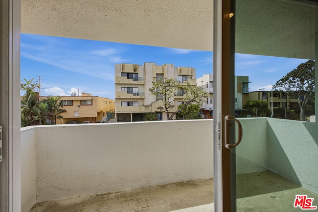 Photo - 1738 Colby Ave Unit 4