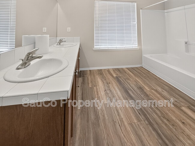 Photo - 948 SE Elina Ave