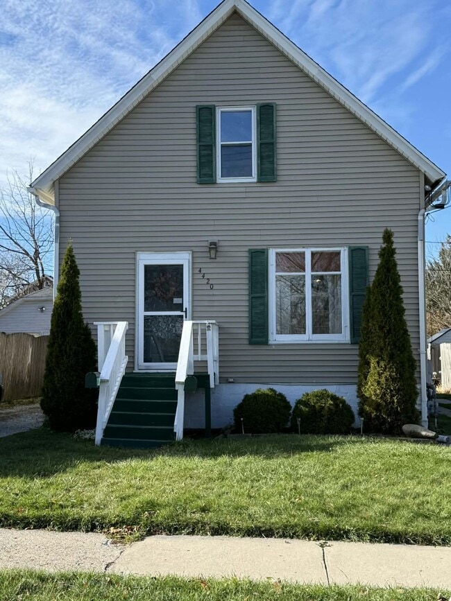 Building Photo - 4420 17th Ave