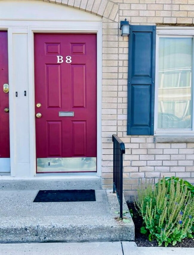 Building Photo - 250 Beechwood Ave Unit 8B Rental