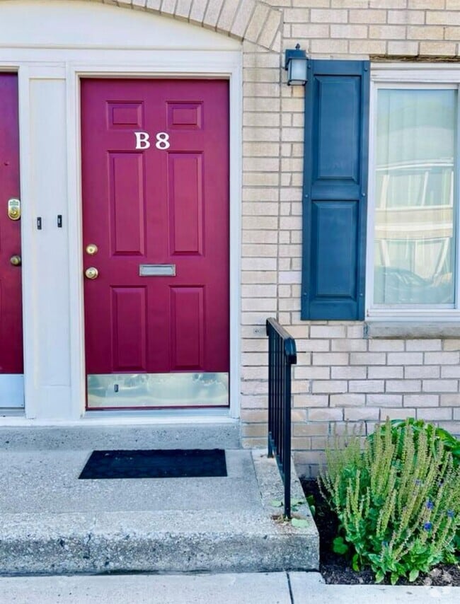 Building Photo - 250 Beechwood Ave Unit 8B Rental