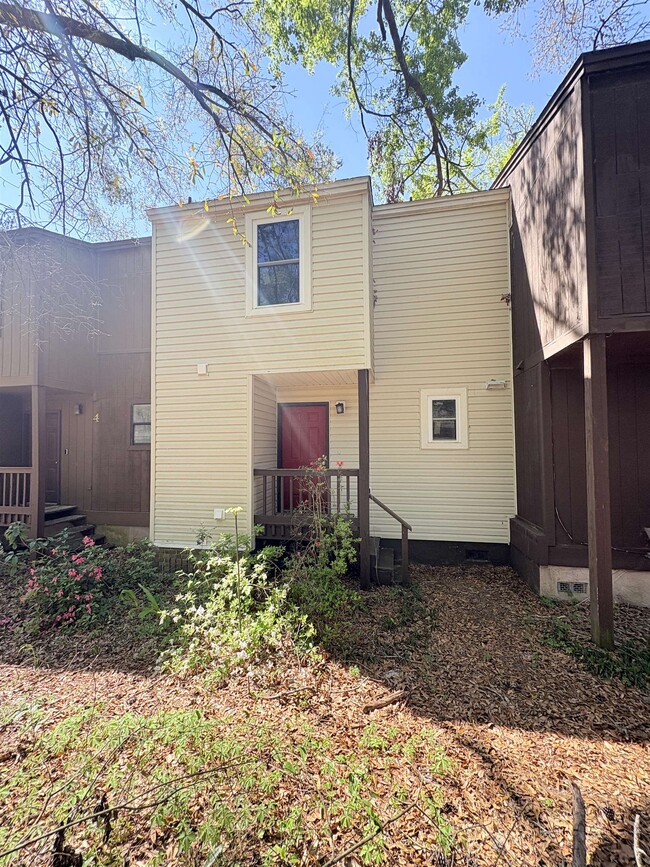 Building Photo - 1202 Cross Creek Way Rental