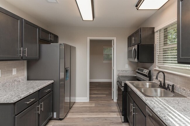 Photo - 245 Cary Memorial Dr