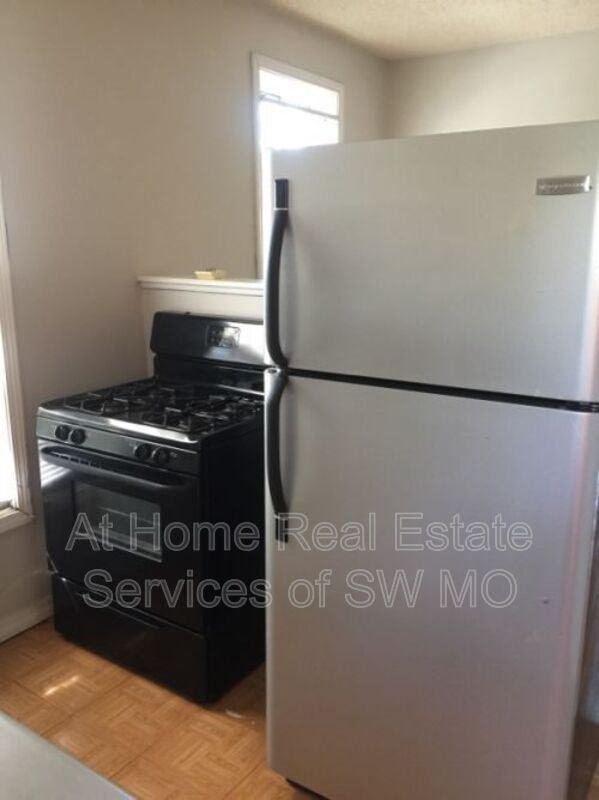 Photo - 530 W Mt Vernon St Unit Apt #4