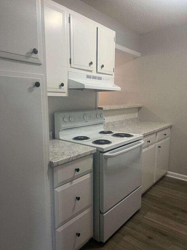 Photo - Remodeled Apartment 2 Bed / 1 Bath