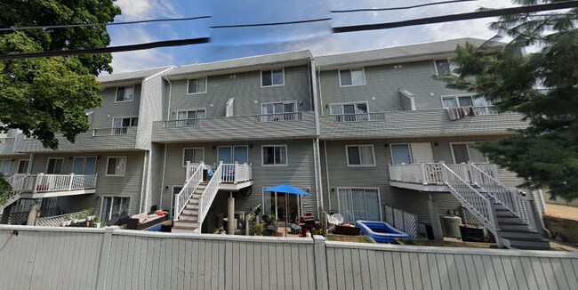 Building Photo - 146 North Beacon St Unit B1 Rental