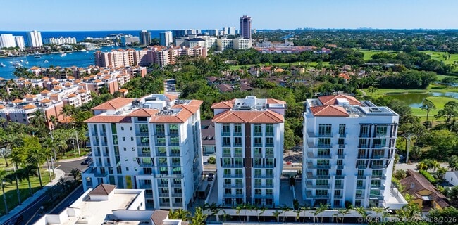 Building Photo - 485 E Royal Palm Rd Unit 804