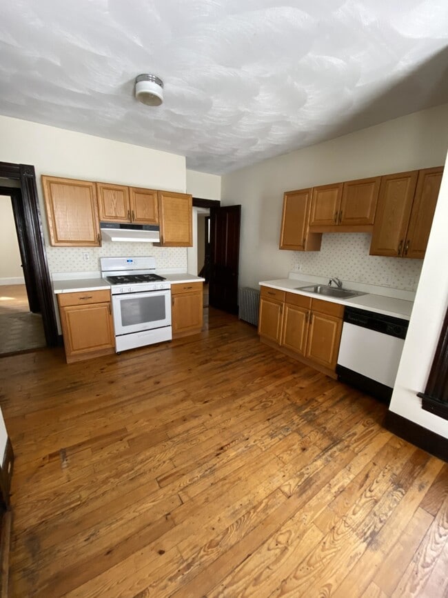 Photo - 211 Holland St Unit 2