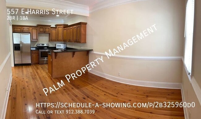 Photo - 557 E Harris St