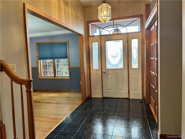 Photo - 10 Carrington Ct