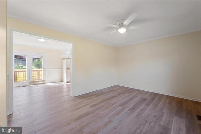 Photo - 852 Morgan Pl