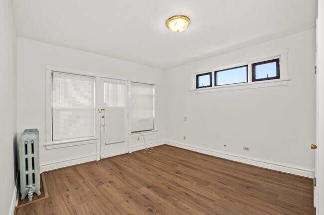 6144 S Indiana Ave Unit 3R