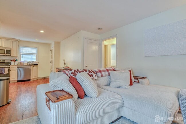 Photo - 186 Prigmore St