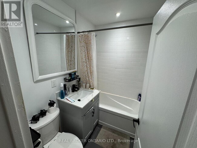 Photo - 50 Benson Ave Unité 2B