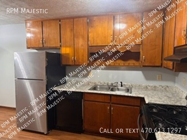 Photo - 203 Toby Springs Ln