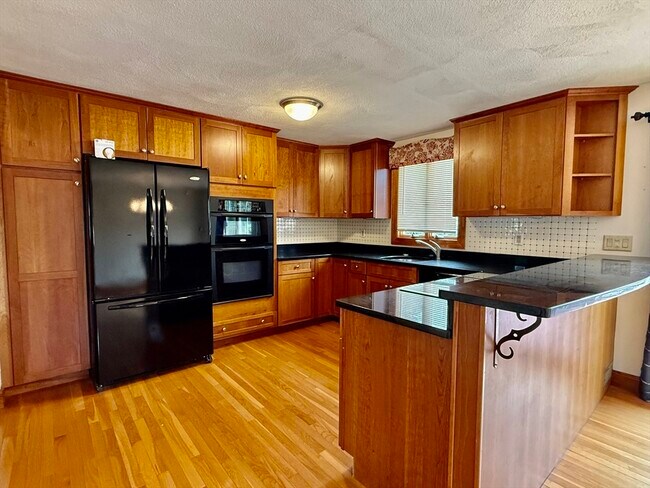 10 Sheridan St
