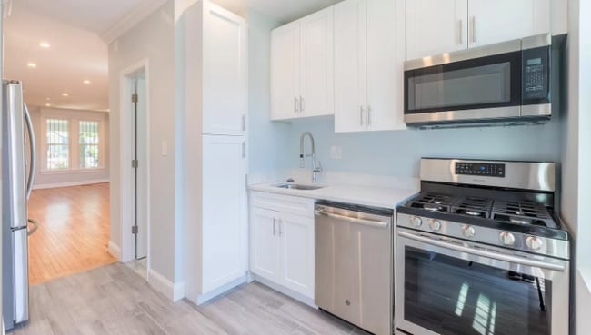 Photo - 624 Irving St NW