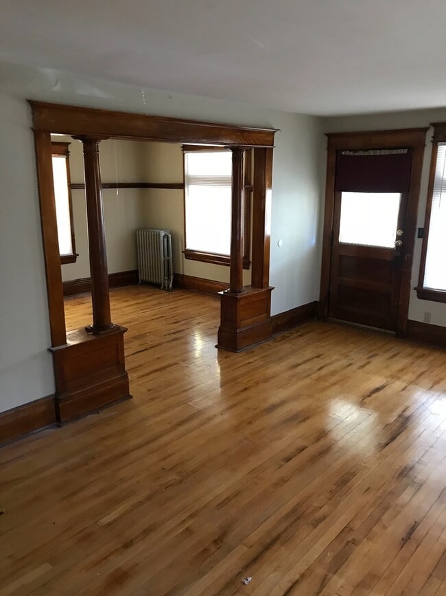 Photo - 3 bedroom 1 bath house in St. Paul!