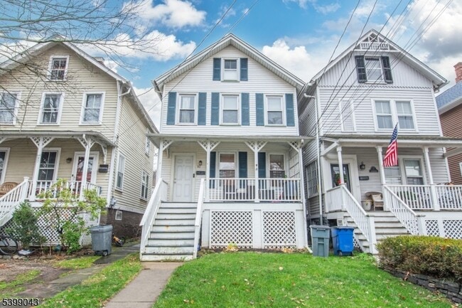 Building Photo - 92 Washington St