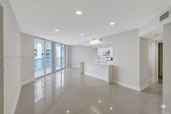 Photo - 16485 Collins Ave Unit 932