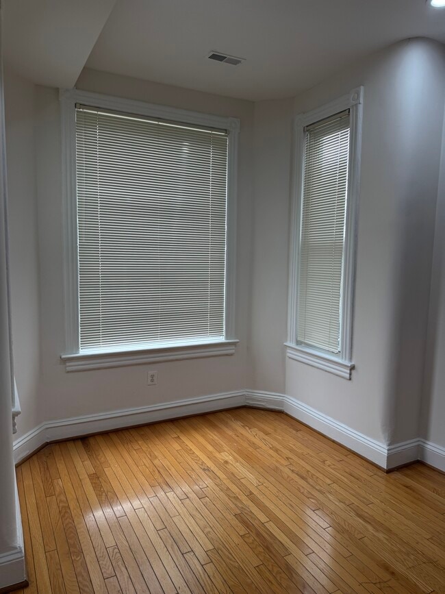 Photo - 823 8th St NE