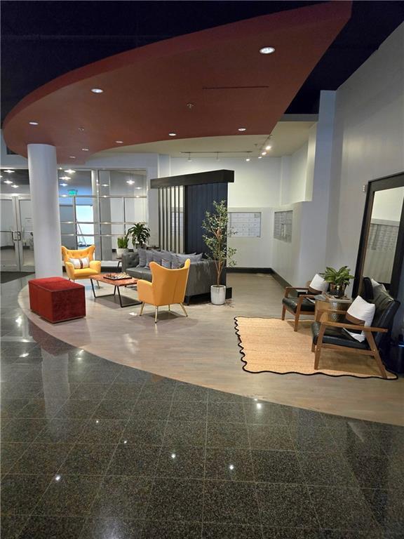115 W Peachtree Pl NW Unit 605