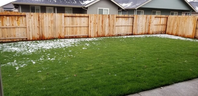 Photo - Redwood Area, Cul-de-sac Home close to Medical and Shopping