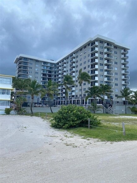 Photo - 9273 Collins Ave Unit 207