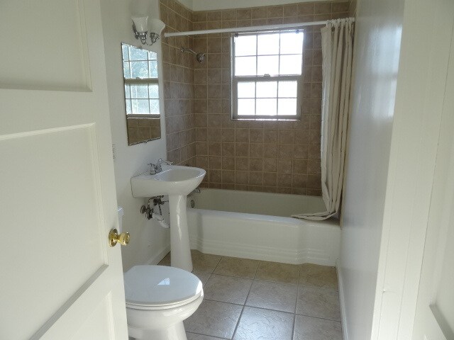 Baño - 602 W Carrillo St Unidad B