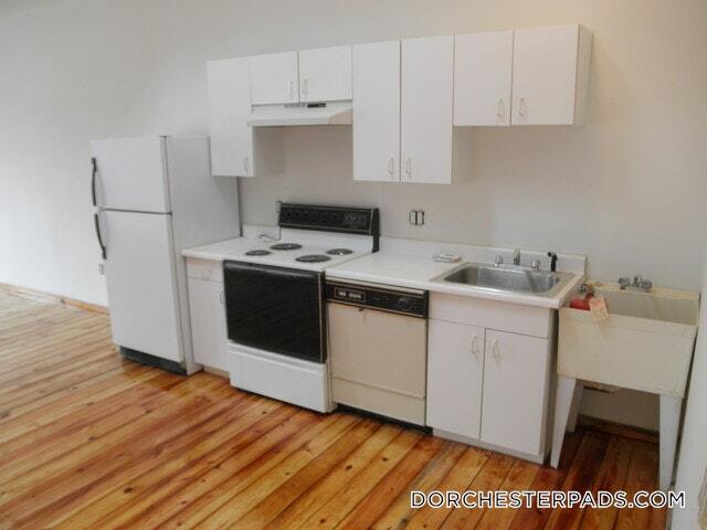 Building Photo - 600 Columbia Rd Unit 25