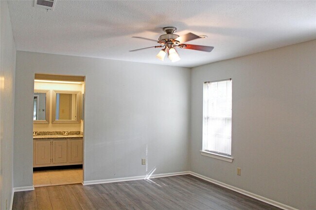 Photo - 39 S White Pebble Ct