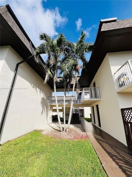 Photo - 8475 SW 94th St Unidad 205E