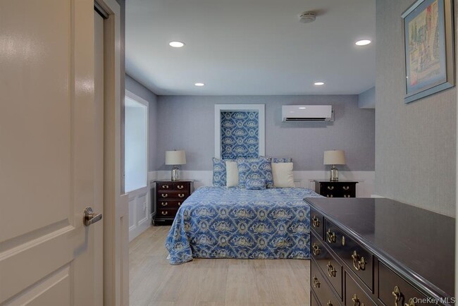 Photo - 2 Spring Hollow Rd