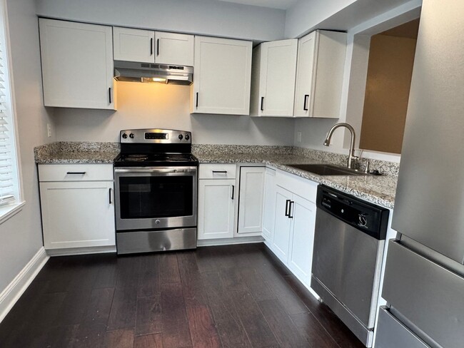 Photo - 3 Bedroom, 2.5 Bathroom Townhouse in Greensboro, NC!