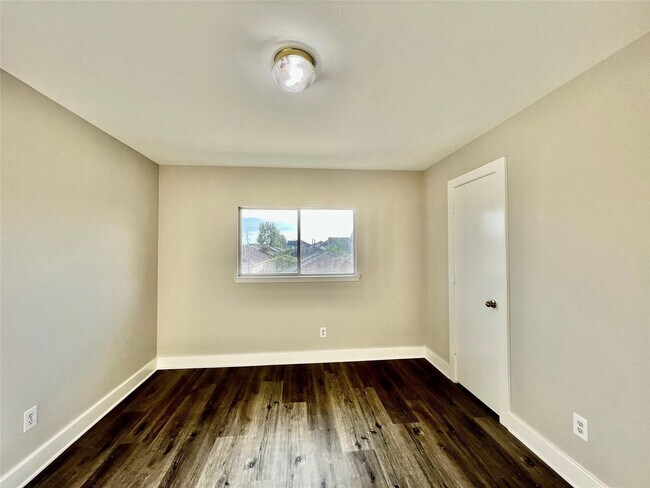 Building Photo - 1511 Nichole Woods Dr