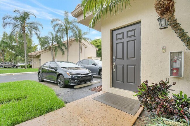 Photo - 16339 Malibu Dr