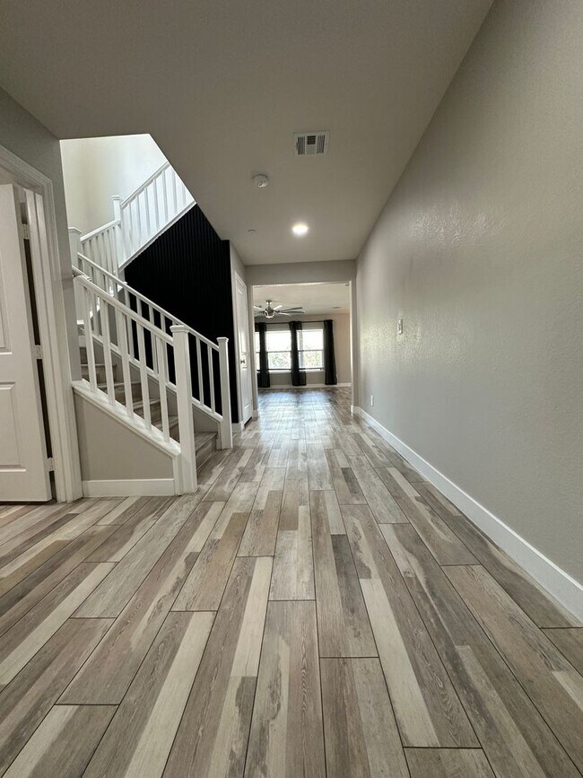 Photo - 7758 Meng Ct