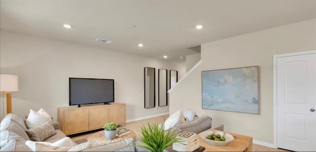 Photo - 257 Frogmore Lp