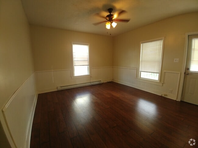Building Photo - 5996 Seneca Trail S Unit Apt. 2
