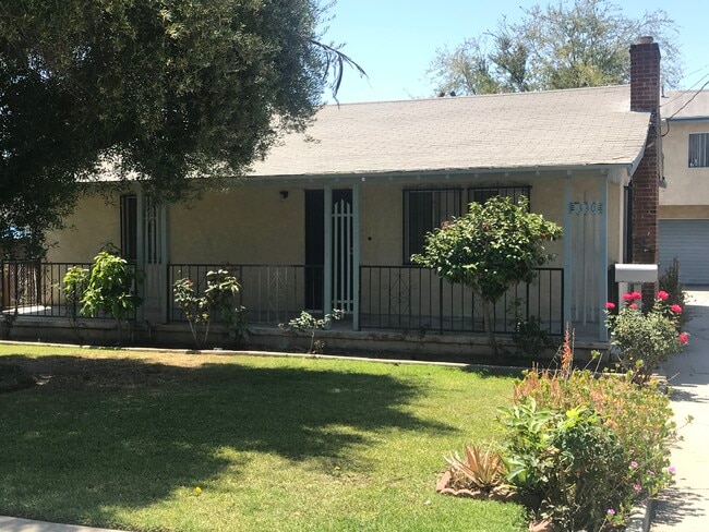 Building Photo - 330 W Bencamp St Unit A