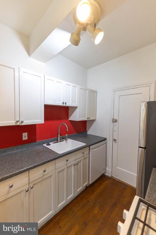 2032 Belmont Rd NW Unit 221