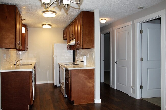 Photo - Ramona Apartments