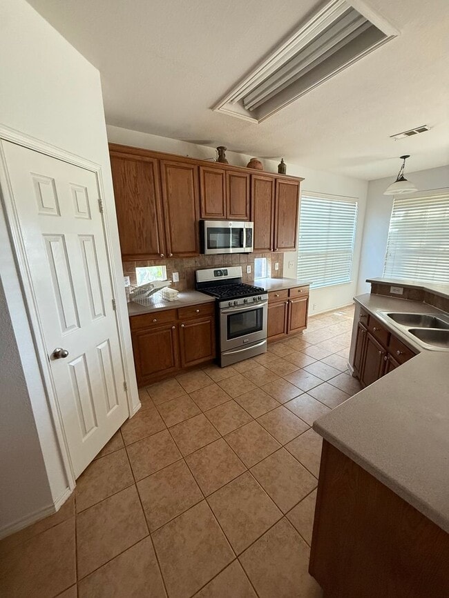Photo - MOVE IN SPECIAL! $500.00 OFF 1ST FULL RENT...