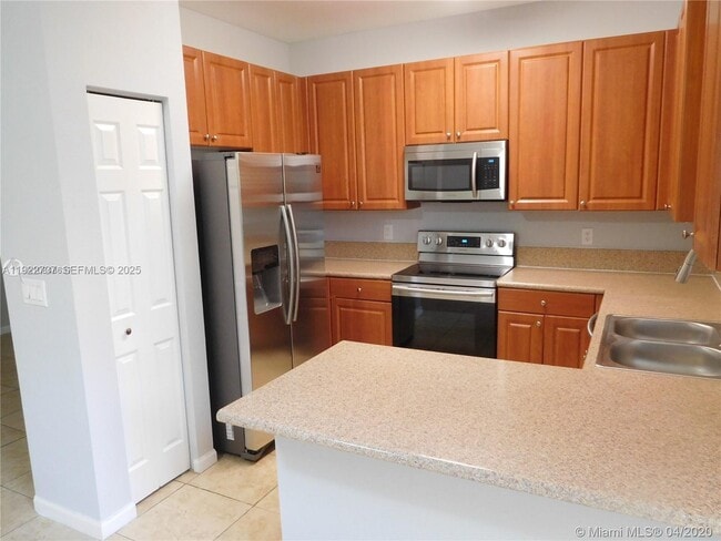 Photo - 646 NE 21st Ave