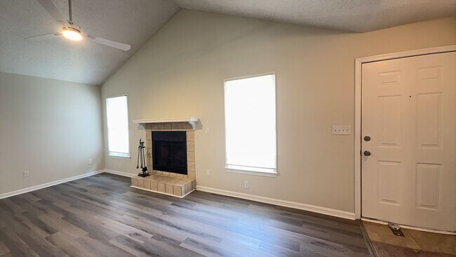 1158 Hillock Crossing
