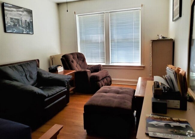 Building Photo - 1058 W Cornelia Ave Unit 3 Rental